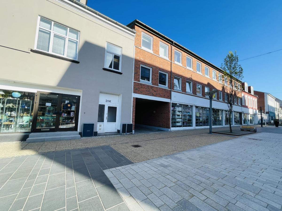 Aday - Charming Apartment In The Pedestrian Street Of Frederikshavn Extérieur photo